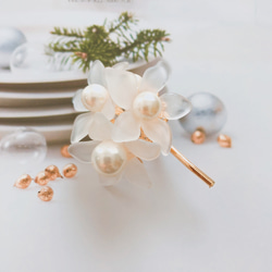 フラワーブーケ シンプルなお花のポニーフック クリアホワイト (ヘアフック ヘアカフ) 7枚目の画像