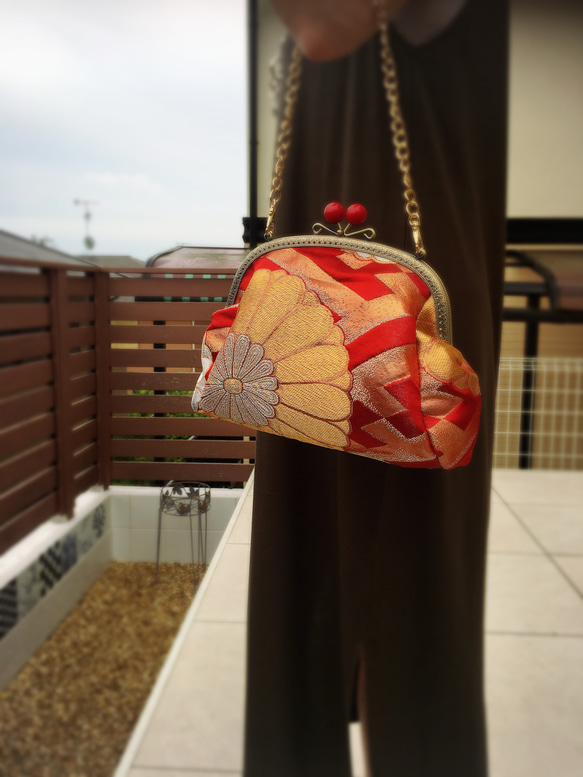 Sale 浴衣にぴったり❣️荷物 がま口帯バッグ クラッチ&手提げ ショルダー （赤 菊) 4枚目の画像