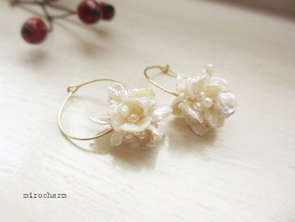 {14Kgf} *bouquet de fleurs* white フラワーパールピアス 3枚目の画像