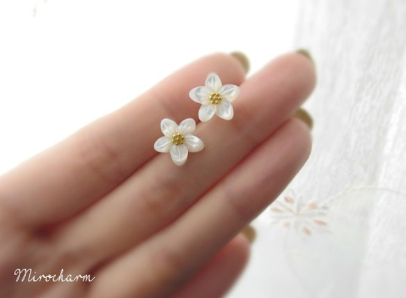 {14Kgf} ジャスミンのシェルパールピアス white jasmine 4枚目の画像