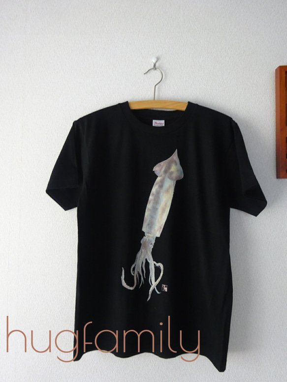 送料無料☆(M～ＸＬ)生イカさんTシャツ☆新作の黒！海と釣りといかが大好きなあなたに！日本画リアルな写生の烏賊Ｔシャツ☆ 2枚目の画像