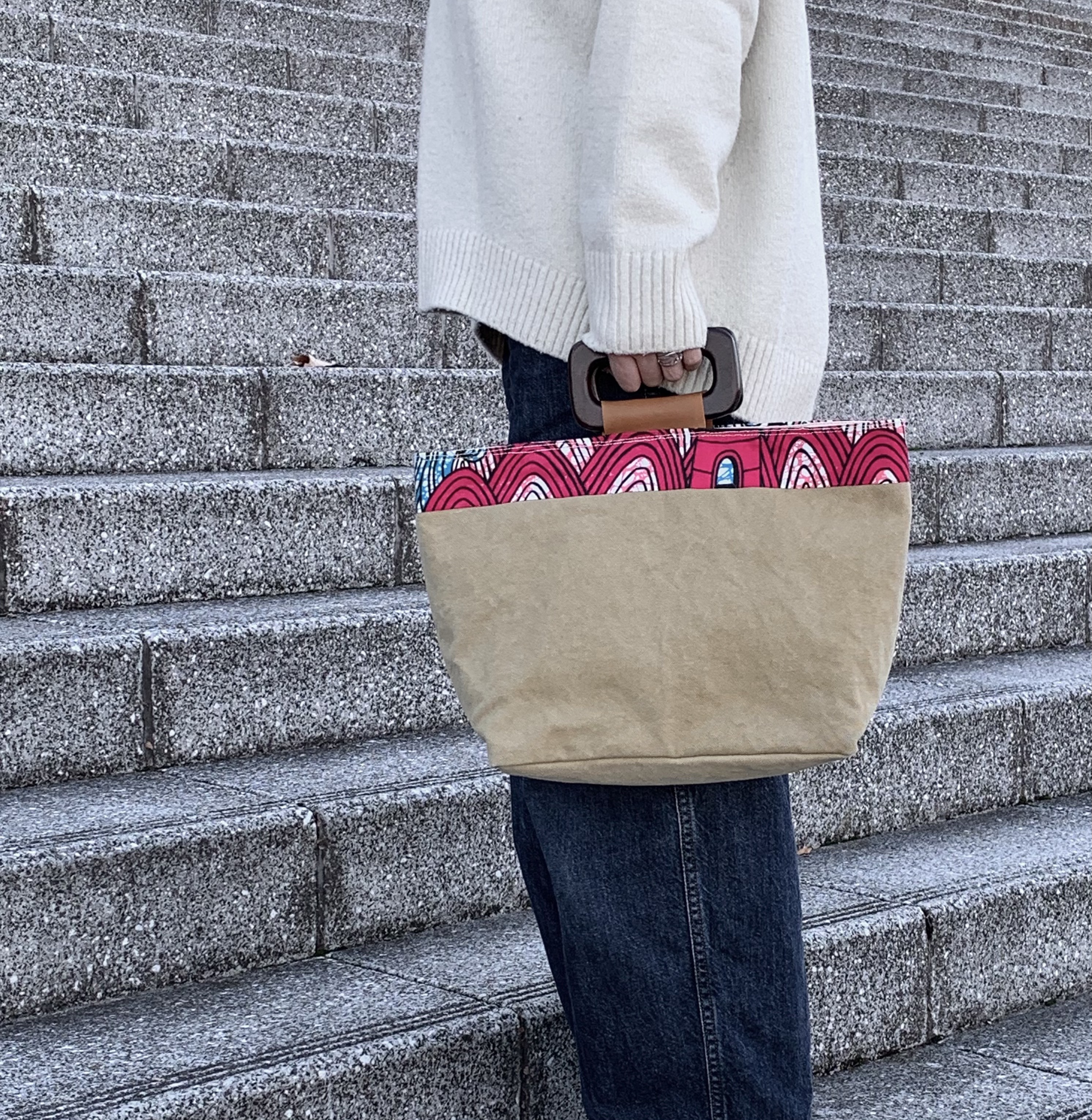 【送料無料】アフリカンプリントのトートバッグ　WOODハンドル