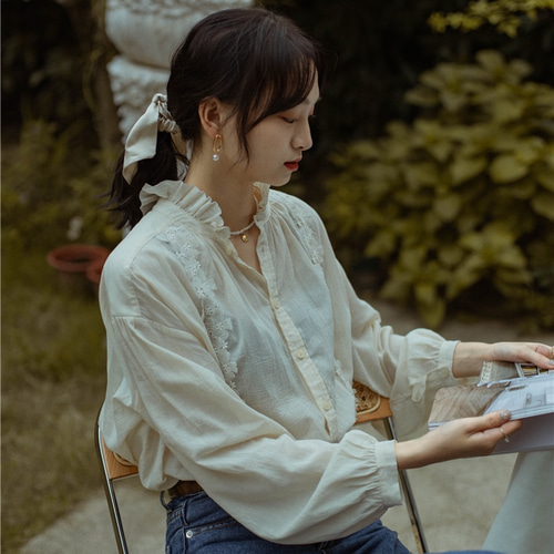 クロスアンドクロス　ピンタックレース　スタンドカラーシャツ　フリルブラウス　黒 クロスアンドクロス ピンタックレース スタンドカラーシャツ フリル