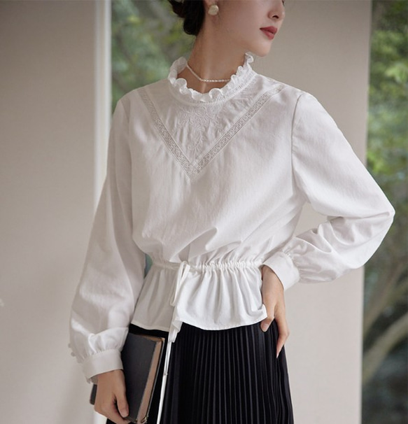 クラシカルでお洒落な刺繍入りレースブラウス 長袖ブラウス ブラウス