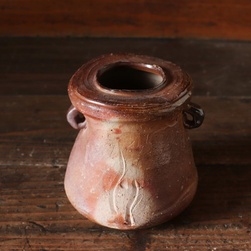 備前焼耳付き花入れ