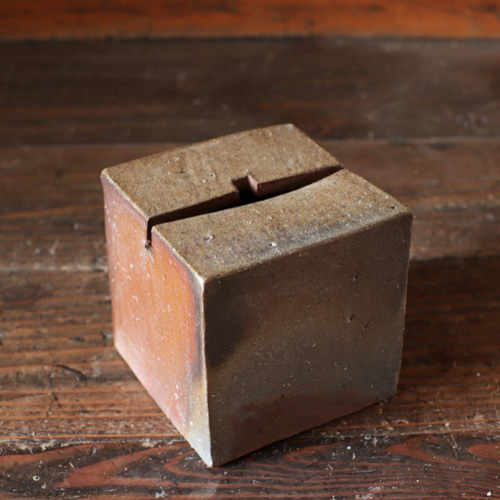 備前焼　一輪挿し　花瓶　花器 備前焼 一輪挿し(キューブ10.5cm) h3-045 一輪挿し・花瓶・花器 宗兵衛