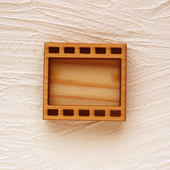 【商用OK】木製レジンフレーム　フィルム_土台付き_Mサイズ（ミール皿・セッティング・刺繍枠） 1枚目の画像