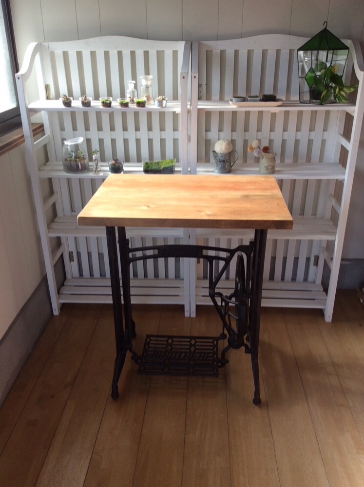 アンティーク脚ミシン台リメイクテーブル brother ソリッドオーク