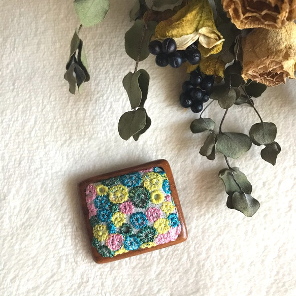 ⚮ ミナペルホネン スカイフル ⚮̈ ブローチ ハンドメイド