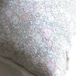 小さなクッション20cm角＊michelle＊liberty fabric 4枚目の画像