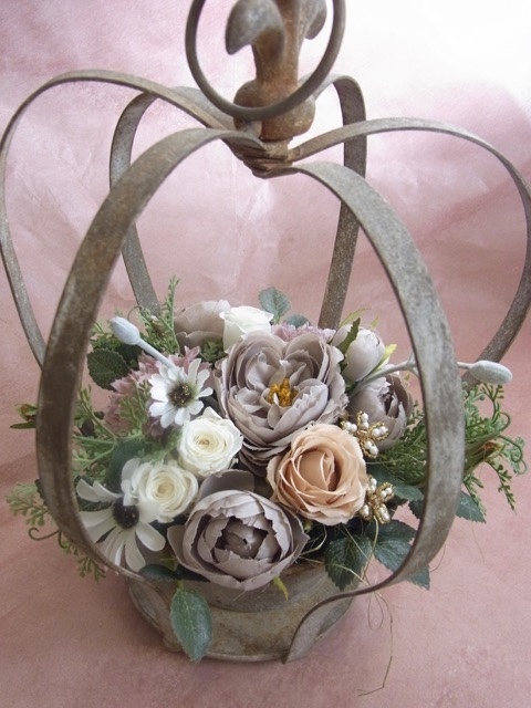 シャビーシックなアレンジ（器つき） 5,472円