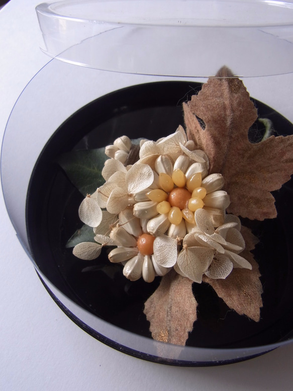 種の花コサージュ（サフラワー） 3枚目の画像