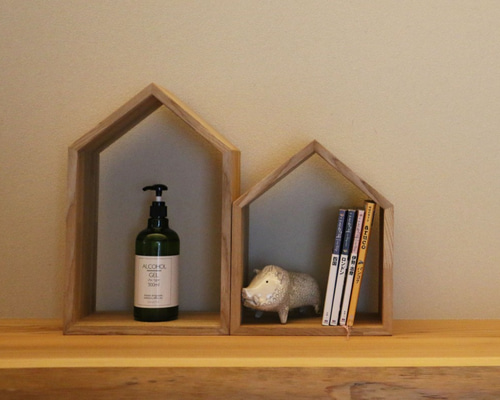 5.ハウス型シェルフ 大 タモ材使用 おしゃれなインテリアラック サイズ