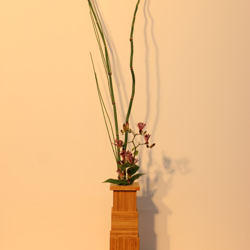 送料無料】竹でできた花入れ 一輪挿し・花瓶・花器 WORKSHOP-4481 通販