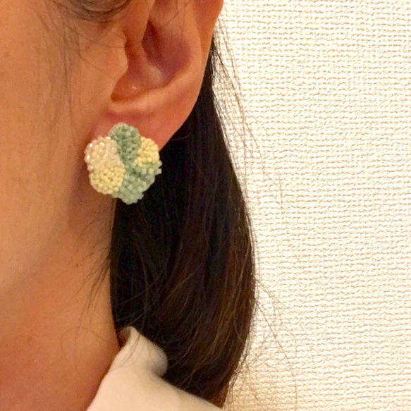 spring×yellowミモザの花 2way刺繍ピアスorイヤリング 8枚目の画像