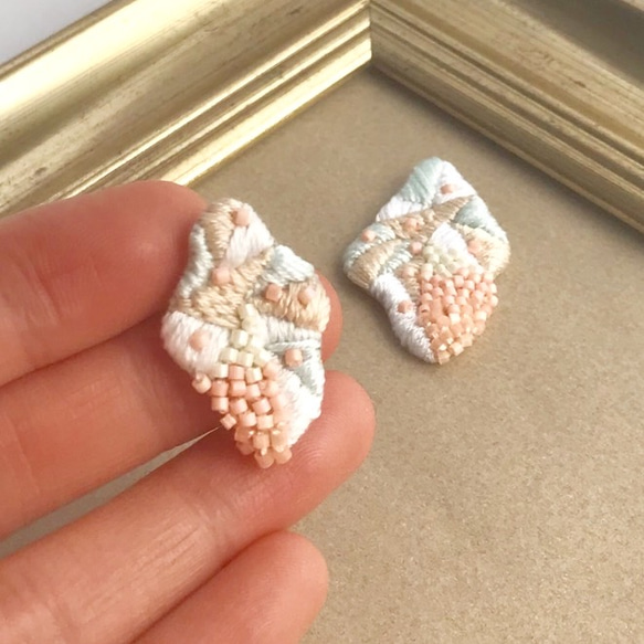 cherry blossoms+pink春雲刺繍ピアスorイヤリング 5枚目の画像