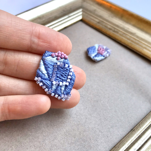 lavender amethyst purple鉱石刺繍ピアスorイヤリング ピアス（その他