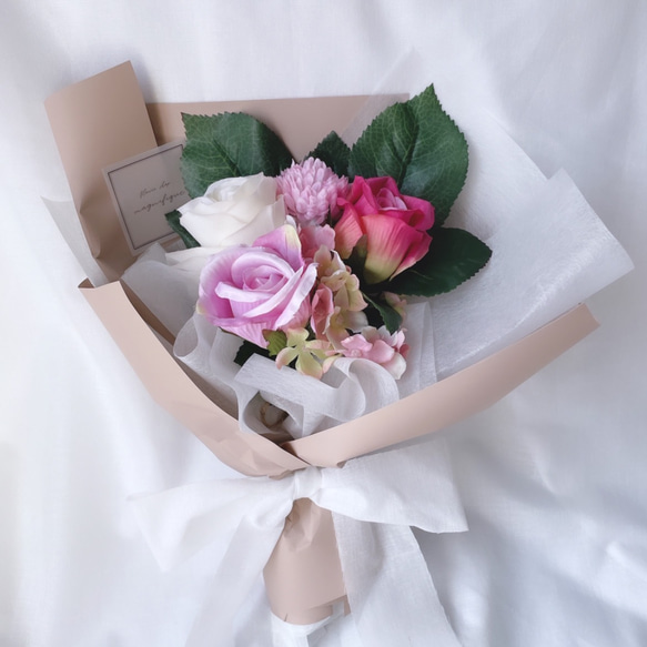 【一点限定】ピンク系 ラッピングブーケ アーティフィシャルフラワーの花束 ギフト ブーケ ホワイトデー 1枚目の画像