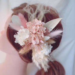 ピンクベージュでオシャレな花嫁♡ヘッドドレス 3枚目の画像