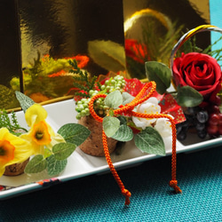 【Creema限定」『お正月ハンドメイド2020』❀陶器にバラと梅とすいせん・実をコラボ！ 2枚目の画像