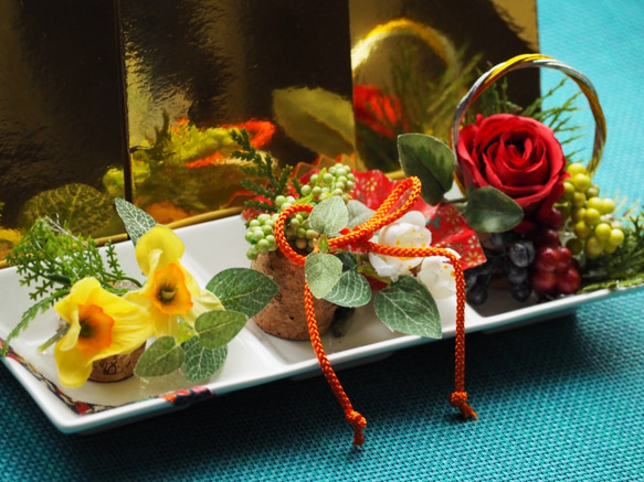 【Creema限定」『お正月ハンドメイド2020』❀陶器にバラと梅とすいせん・実をコラボ！ 2枚目の画像
