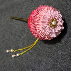 ピンクの和風と風のヘアアクセサリー、布花のヘアピン 5枚目の画像