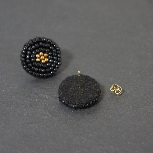 送料無料【NO.50】つぶつぶビーズ刺繍ピアス(イヤリング変更可) black 