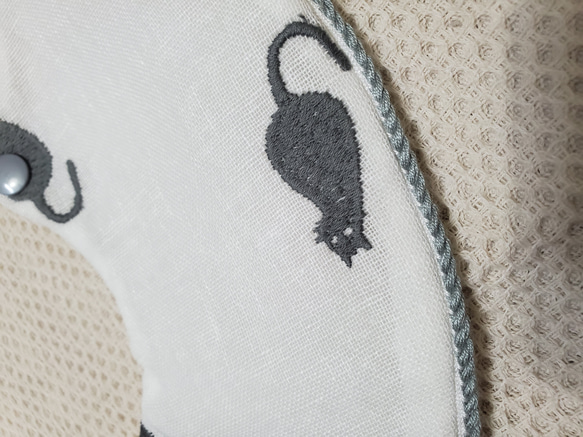 猫刺繍が可愛いシンプルスタイ 2枚目の画像
