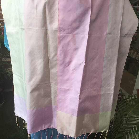 カンボジア　クメールシルク手織り　シルク１００％　ピンク×レモン 2枚目の画像
