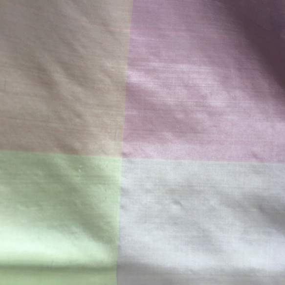 カンボジア　クメールシルク手織り　シルク１００％　ピンク×レモン 4枚目の画像