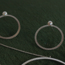 Planet Moon / Earrings (ピアス) - 2 pearls 4枚目の画像