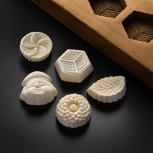 純度100% 服部製糖所の和三盆 送料無料】超高級和菓子 極上の阿波和