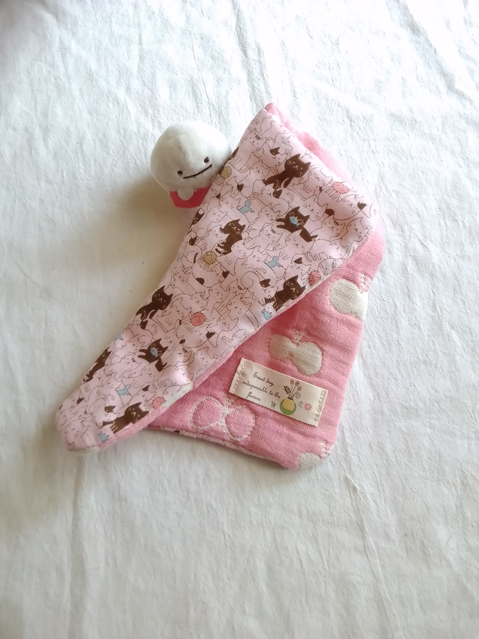 fuwara 8重ガーゼハンカチ猫刺繍