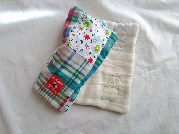 ガーゼハンカチ  パッチワーク　タオル　パンダ　No.112 お花畑とパンダくんヾ(^^ ) 6重ガーゼ×コットン生地 パッチワーク