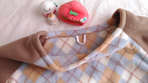 ５Ｂ　チェック　フリーススモック８０～１２０◝(⑅•ᴗ•⑅)◜..°♡　ループ付き・ネームタグ後付けならば可（無料） ⑅•ᴗ•⑅ 無料 気持ちよく取引して下さる方 よろしくお願いします #^_^#