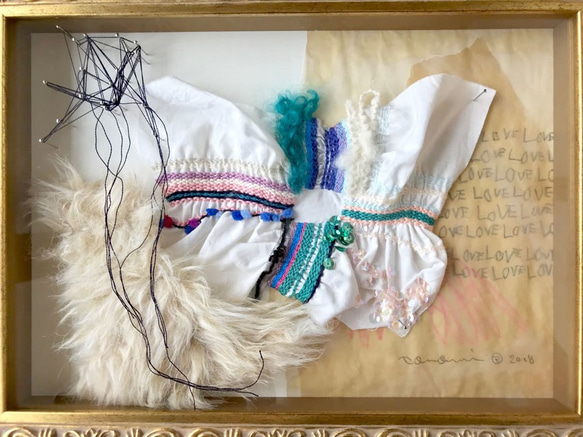 手刺繍入り絵画「気づくとそこにある世界。」(額付き) 