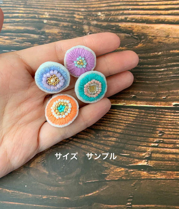 刺繍とビーズのお花ピアス(イヤリング) アイボリー 4枚目の画像