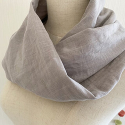 新顏色♡ Fluffy dream comfort snood single compact type light grey 第2張的照片