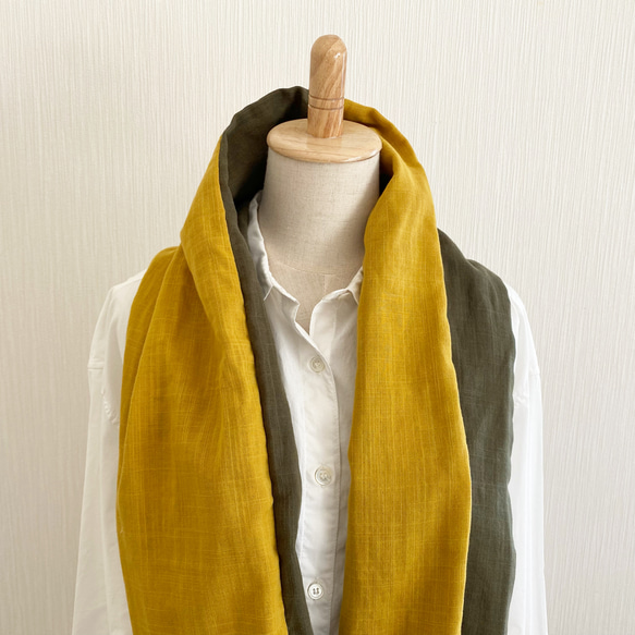 由日本製造的蓬鬆優質雙層紗布製成的雙色圍脖 第5張的照片