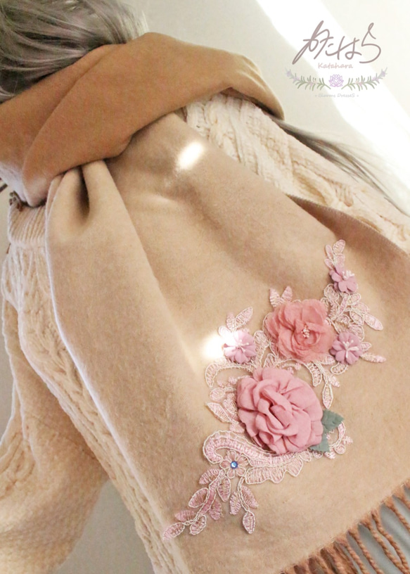 3way 花咲く刺繍マフラーストール　リバーシブル（サンドｘベージュ） 3枚目の画像