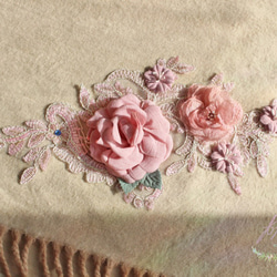 3way 花咲く刺繍マフラーストール　リバーシブル（サンドｘベージュ） 5枚目の画像