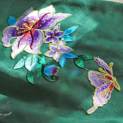 花咲く刺繍マフラーストール　「草深百合」 2枚目の画像