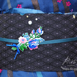 花咲く刺繍ブローチ「ブルーブーケ」Ｂ 2枚目の画像