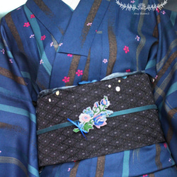 花咲く刺繍ブローチ「ブルーブーケ」Ｂ 3枚目の画像