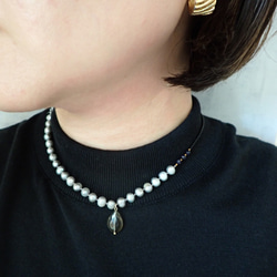 Glass beads ×silver pearl asymmetry pendant  N13 2枚目の画像