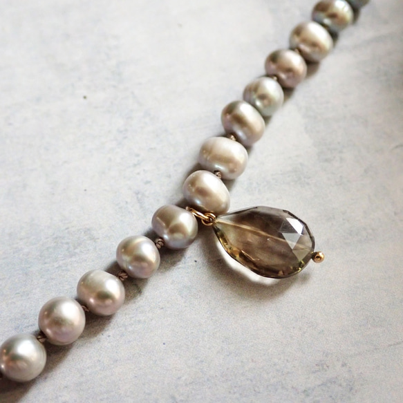 Glass beads ×silver pearl asymmetry pendant  N13 3枚目の画像