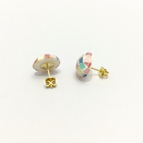 夏☆ホワイト系モザイクシェルピアス イヤリング ピアス（スタッド・一