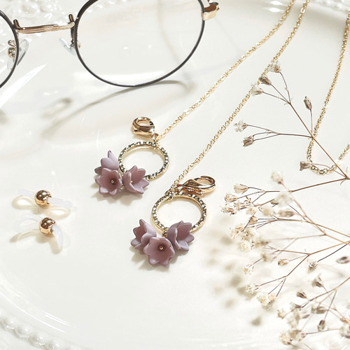 ♪❤️ 鈴蘭　スズラン　パール　ガラスビーズ　マスクチェーン　メガネチェーン ♪❤️ 鈴蘭 スズラン パール ガラスビーズ マスクチェーン