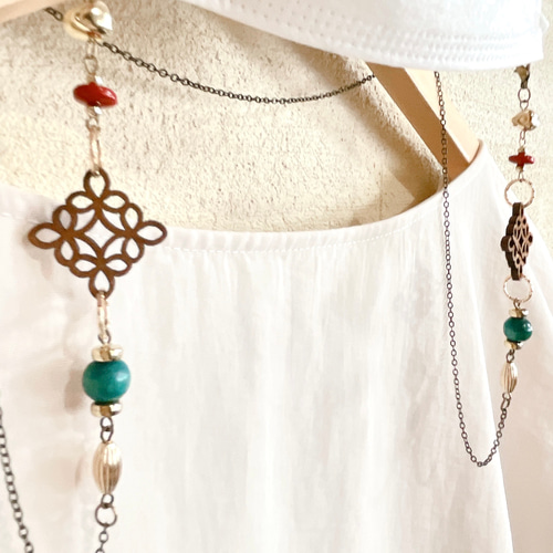 菱形透かしウッドチャームとグリーンのウッドビーズのアンティーク