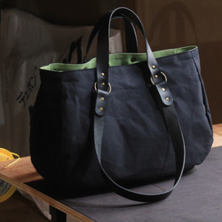 ころんバッグ 横長サイズ　パラフィン帆布　黒　うぐいす　持ち手　肩掛け持ち手付き 2枚目の画像